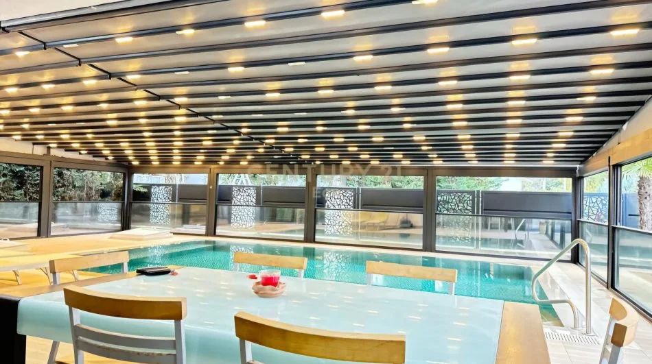 Durres, shitet Vile 3+1 Kati 2, 450 m² 695.000 € (Mali I Robit)