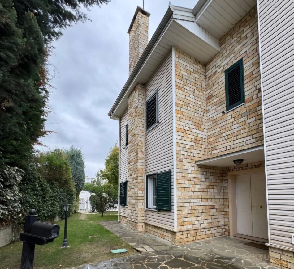 Tirane, jepet me qera Vile 4+1+Aneks+Ballkon Kati 3, 438 m² 3.500 € (Qendra Tregtare TEG)