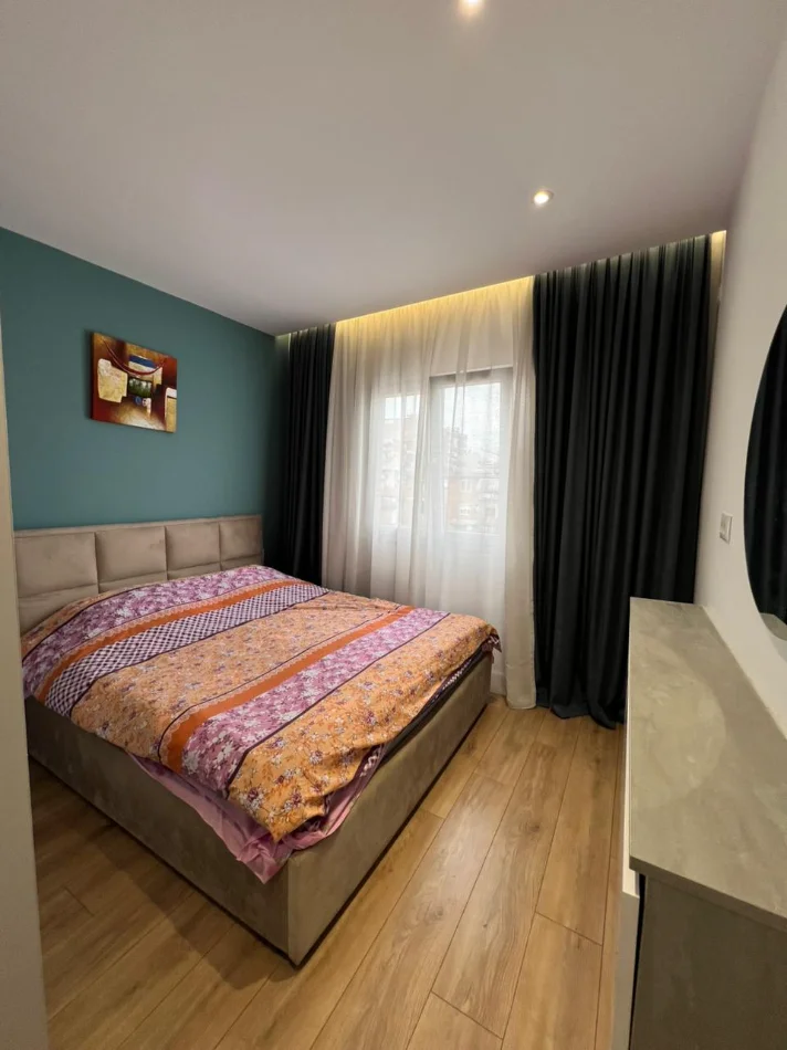 Tirane, jepet me qera apartament 1+1 Kati 4, 40 m² 470 € 