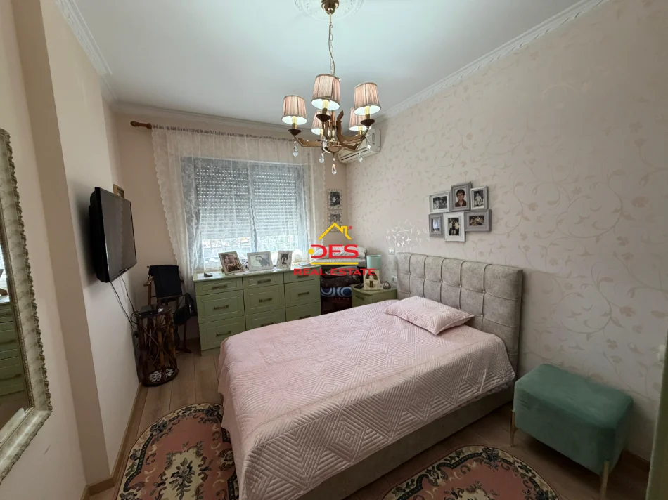 Vlore, shitet apartament 2+1+Ballkon Kati 3, 97 m² 128.000 € (Rruga Demokracia)