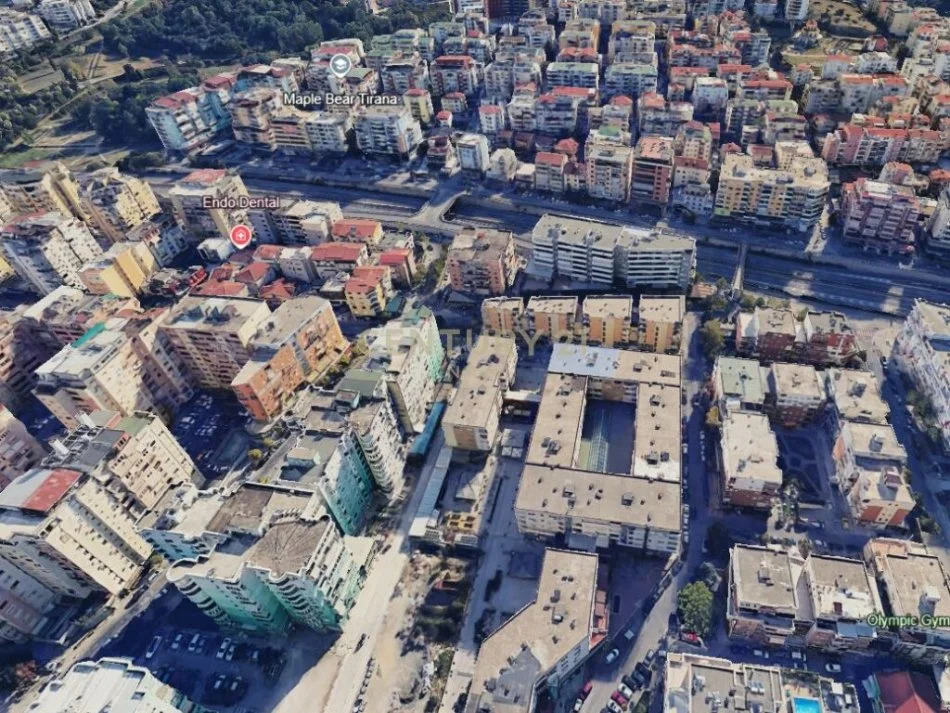 Tirane, shes shtepi , 103 m² 400.000 € (Komuna e Parisit)