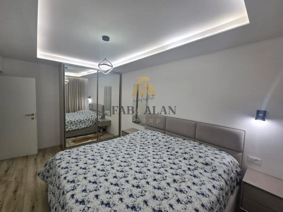 Tirane, shitet apartament 2+1+Ballkon , 76 m² 210.000 € (Brryli)