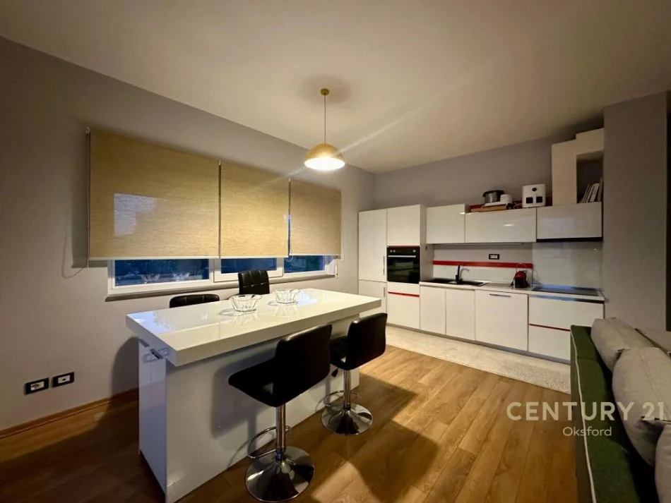 Tirane, jepet me qera apartament 2+1 Kati 4, 98 m² 750 € (KOPSHTIN BOTANIK)