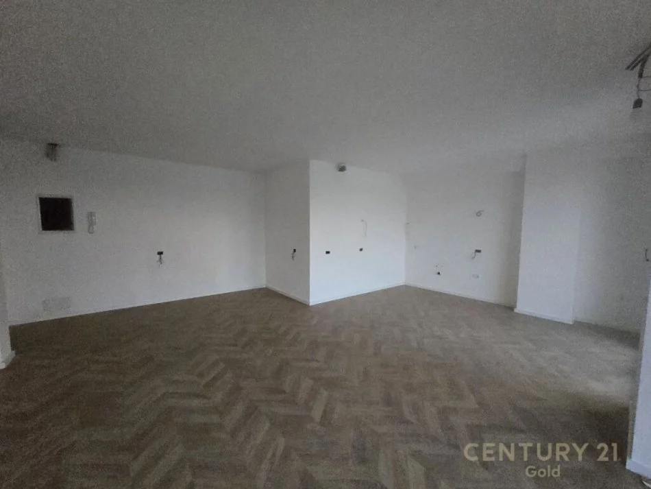 Tirane, shes apartament 2+1 Kati 3, 146 m² 255.000 € 