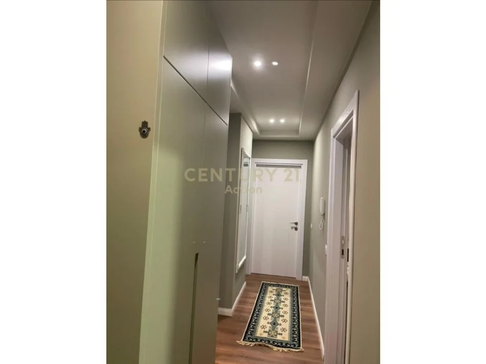 Tirane, jepet me qera apartament 2+1 Kati 8, 100 m² 600 € 