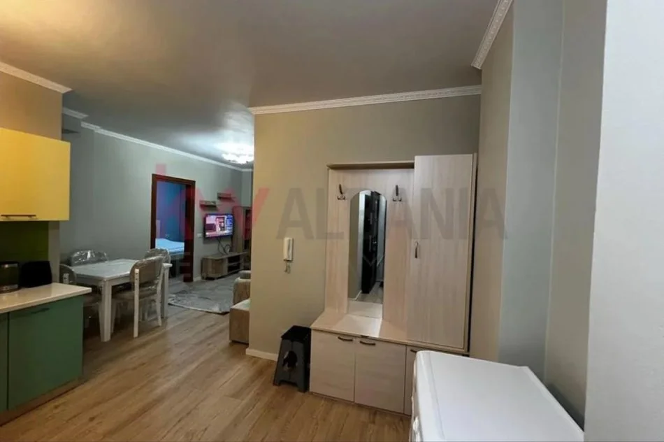 Tirane, jepet me qera apartament 1+1+Ballkon Kati 3, 55 m² 500 € (Xhamia e Tabakeve)