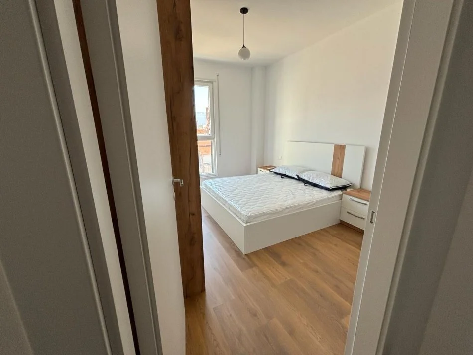 Tirane, jepet me qera apartament 2+1 Kati 5, 98 m² 850 € (Don bosko)