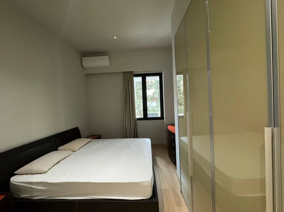 Tirane, shitet apartament 3+1+Ballkon Kati 1, 150 m² 320.000 € 