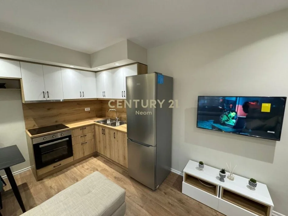 Tirane, jepet me qera apartament 2+1 Kati 1, 53 m² 450 € (Brryl)