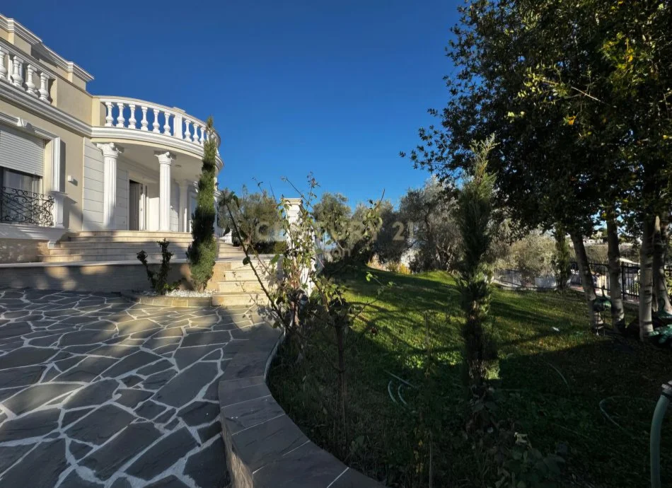 Durres, shitet Vile 4+1+Ballkon Kati 2, 372 m² 820.000 € (Qendra, DURRËS)