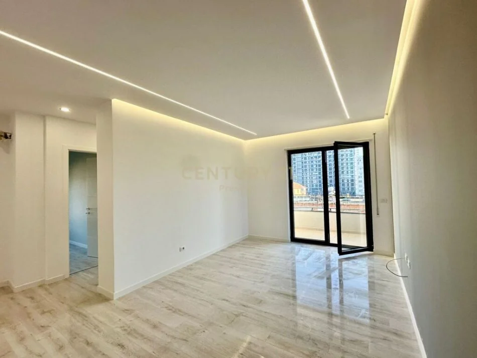 Tirane, shitet apartament 2+1+Ballkon Kati 5, 92 m² 240.000 € 