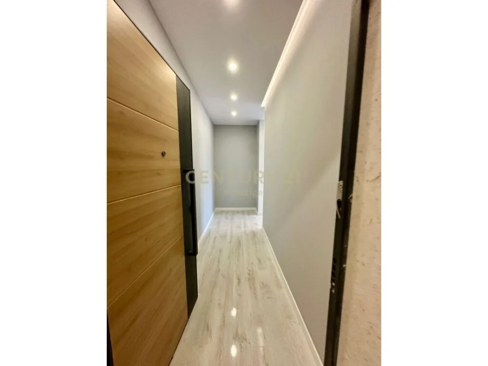 Tirane, shitet apartament 2+1+Ballkon Kati 5, 92 m² 240.000 € 