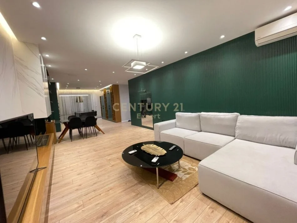 Tirane, jepet me qera apartament 2+1 Kati 5, 135 m² 1.000 € 