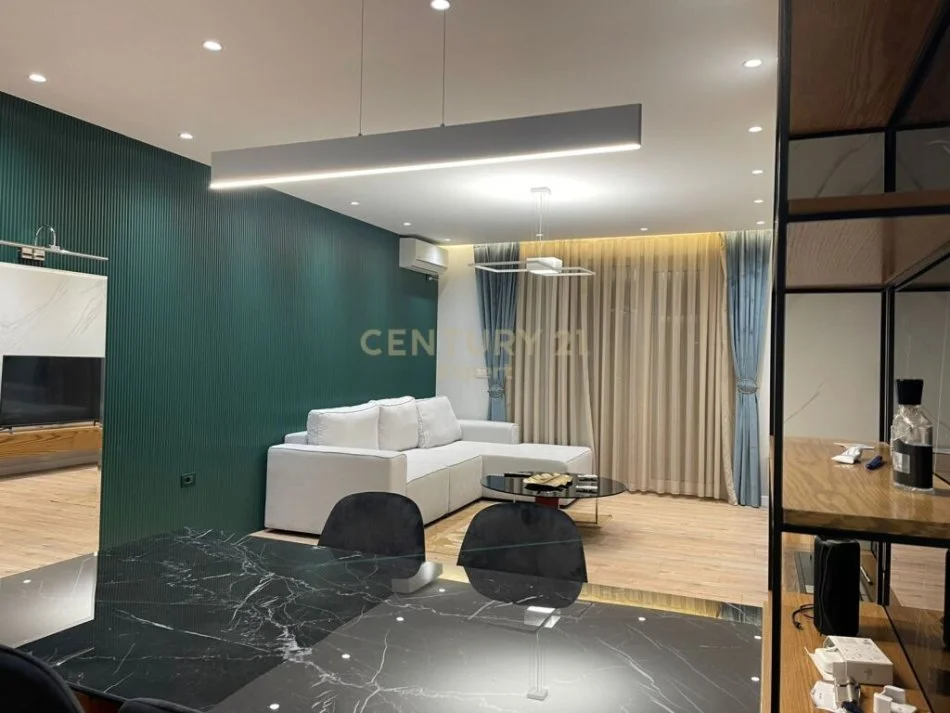 Tirane, jepet me qera apartament 2+1 Kati 5, 135 m² 1.000 € 