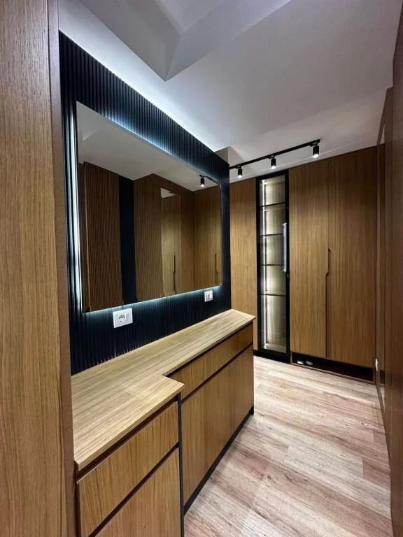 Tirane, jepet me qera apartament 2+1+Ballkon Kati 2, 110 m² 1.100 € (Kodra e Diellit)