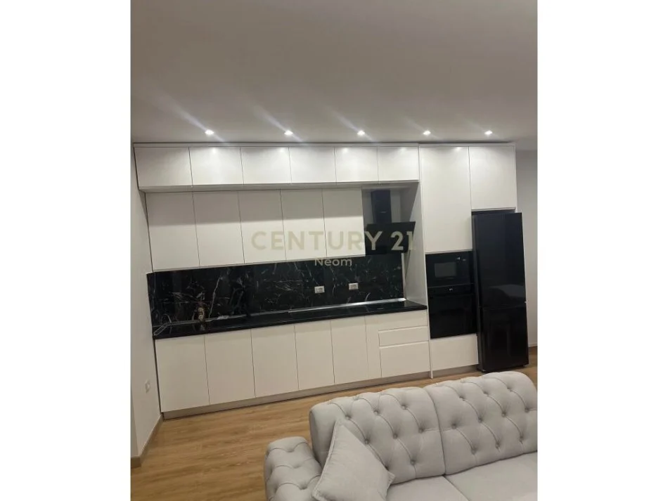 Tirane, shitet 2+1 Kati 3, 91 m² 180.000 € (Neom104265)