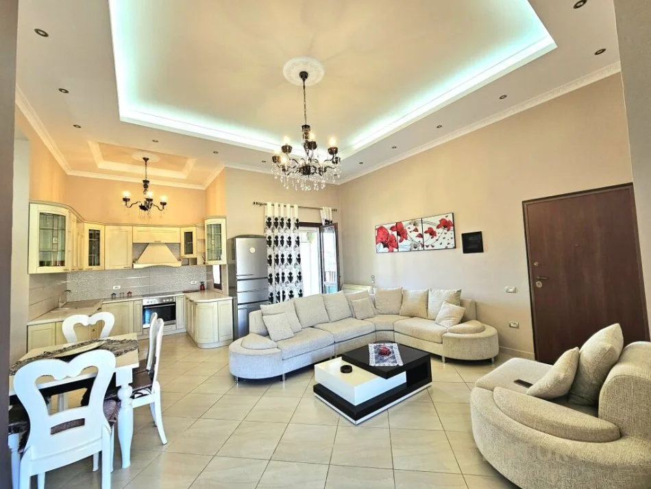 Tirane, jepet me qera apartament+verande | Penthouse 2+1+Aneks+Ballkon Kati 7, 200 m² 800 € 
