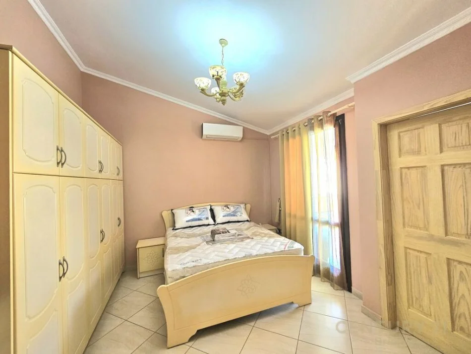 Tirane, jepet me qera apartament+verande | Penthouse 2+1+Aneks+Ballkon Kati 7, 200 m² 800 € 