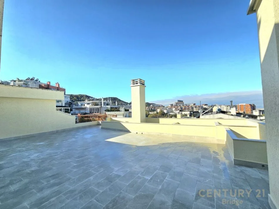 Tirane, jepet me qera apartament+verande | Penthouse 2+1+Aneks+Ballkon Kati 7, 200 m² 800 € 