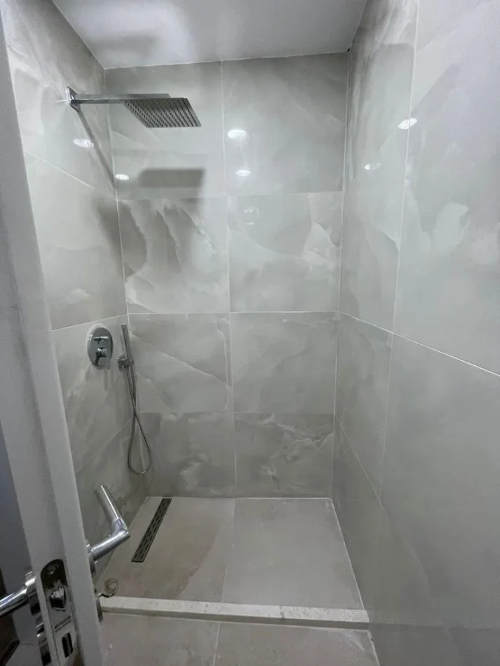 Tirane, jepet me qera apartament 1+1+Ballkon Kati 2, 65 m² 450 € (Kodra e Diellit)