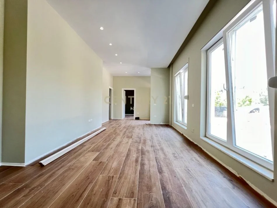 Tirane, shitet apartament 1+1+Ballkon Kati 1, 102 m² 135.000 € (Neom104361)