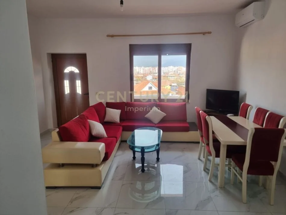 Tirane, jepet me qera apartament 1+1 Kati 3, 70 m² 350 € 