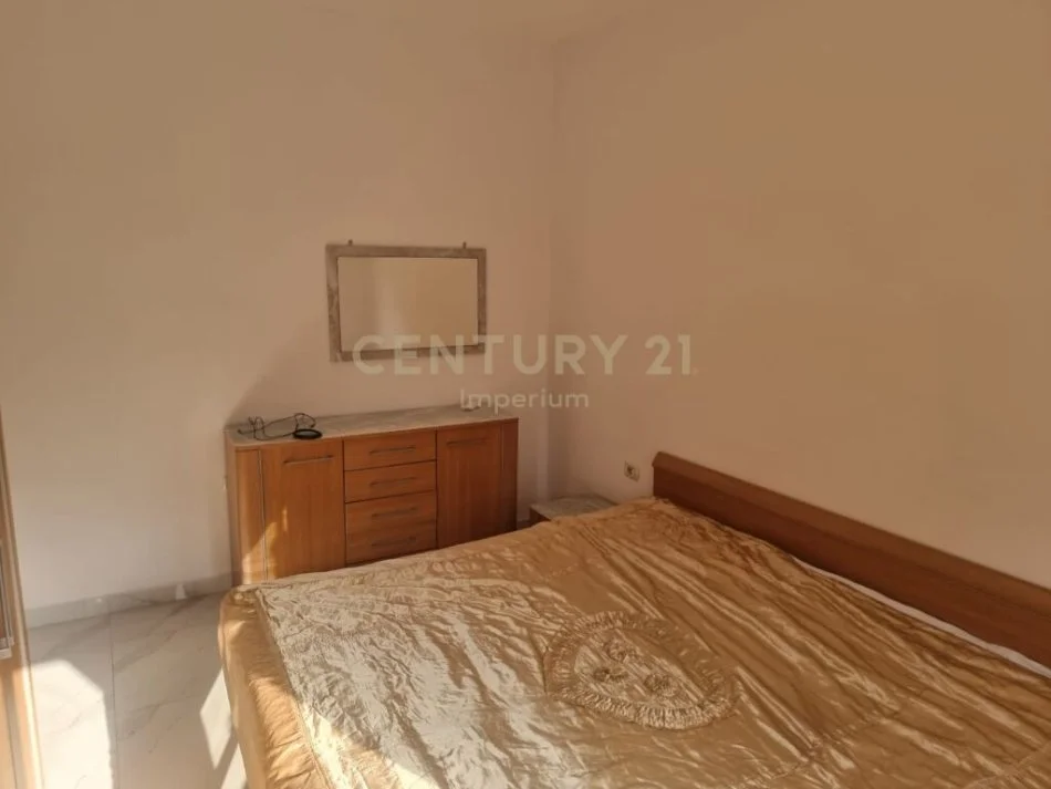 Tirane, jepet me qera apartament 1+1 Kati 3, 70 m² 350 € 