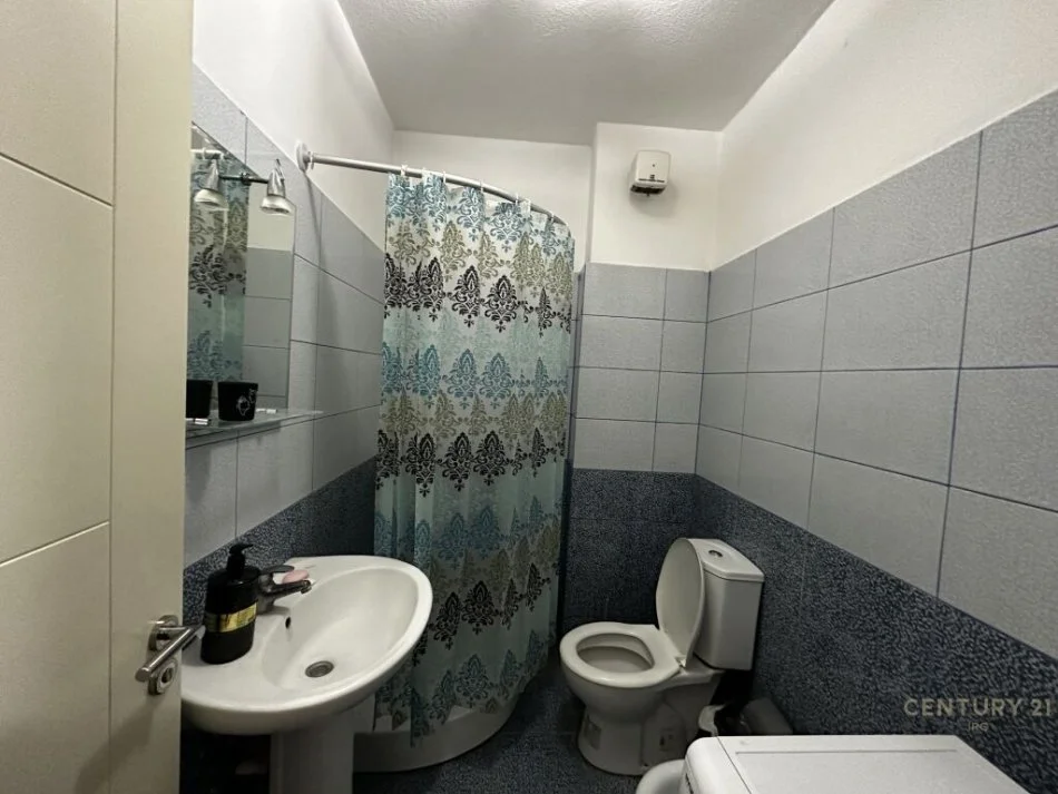 Tirane, shitet 1+1 Kati 1, 65 m² 96.000 € (Selman Qosja, Sapo kalon Qendren Eleonora.)Perballe Kodra e Diellit 2