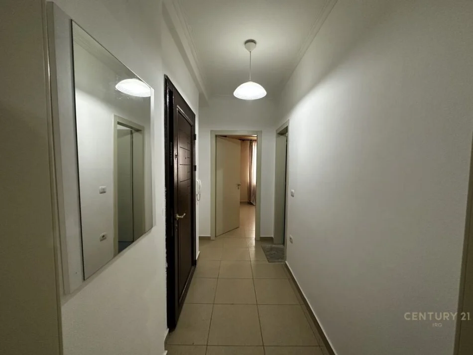 Tirane, shitet 1+1 Kati 1, 65 m² 96.000 € (Selman Qosja, Sapo kalon Qendren Eleonora.)Perballe Kodra e Diellit 2