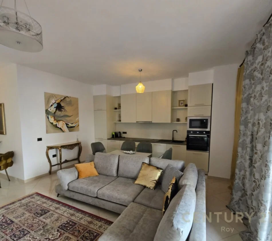 Tirane, shitet apartament 2+1 Kati 1, 115 m² 200.000 € (Golem)