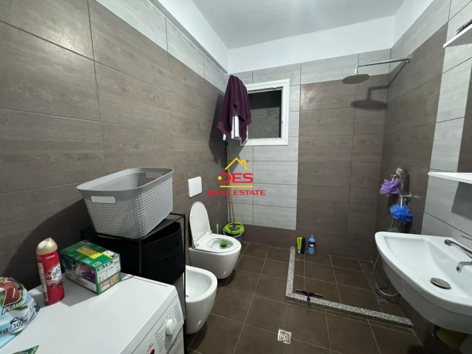 Vlore, shitet apartament 1+1+Ballkon Kati 10, 75 m² (Rruga 7 Nëntori)