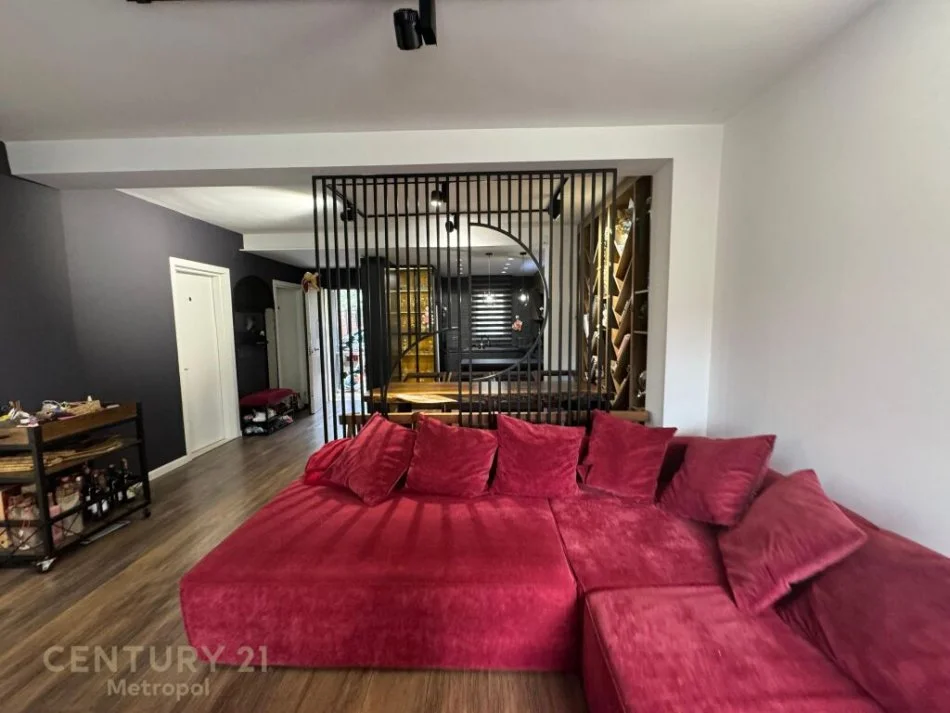 Tirane, shes apartament 2+1 Kati 1, 110 m² 240.000 € 