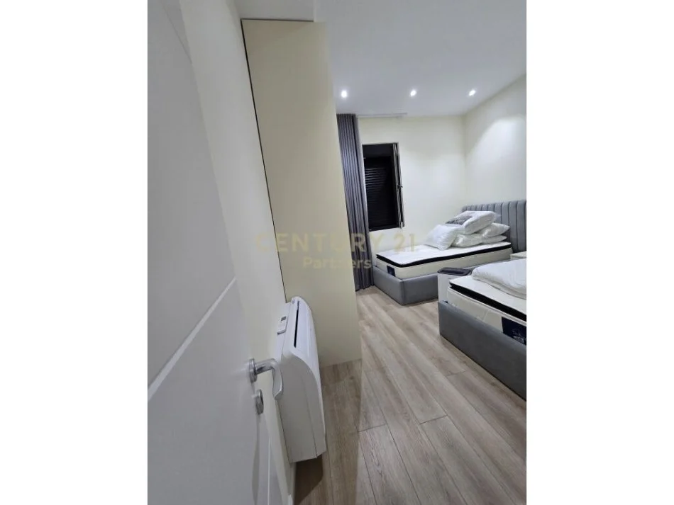 Tirane, shes apartament 2+1 Kati 1, 155 m² 275.000 € 