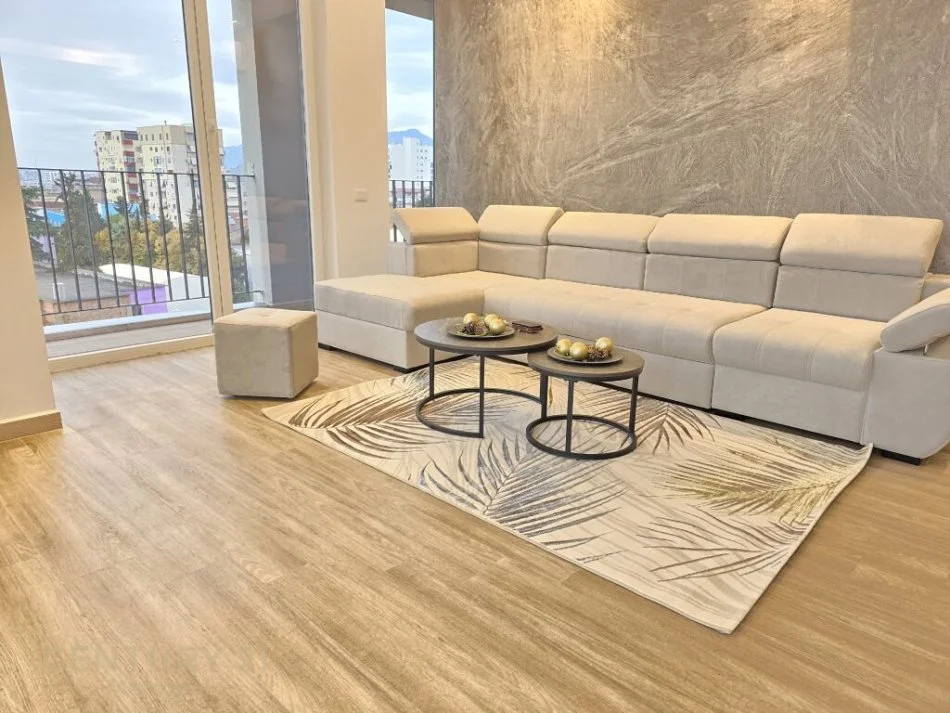 Tirane, jepet me qera apartament 2+1 Kati 5, 112 m² 1.000 € 