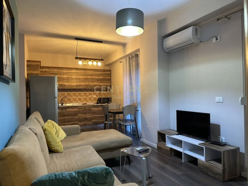 Tirane, jepet me qera apartament 1+1 Kati 7, 60 m² 600 € 