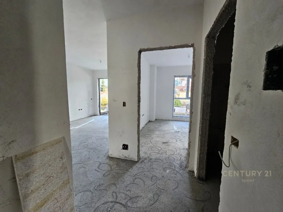 Tirane, shes apartament 1+1 Kati 1, 59 m² 