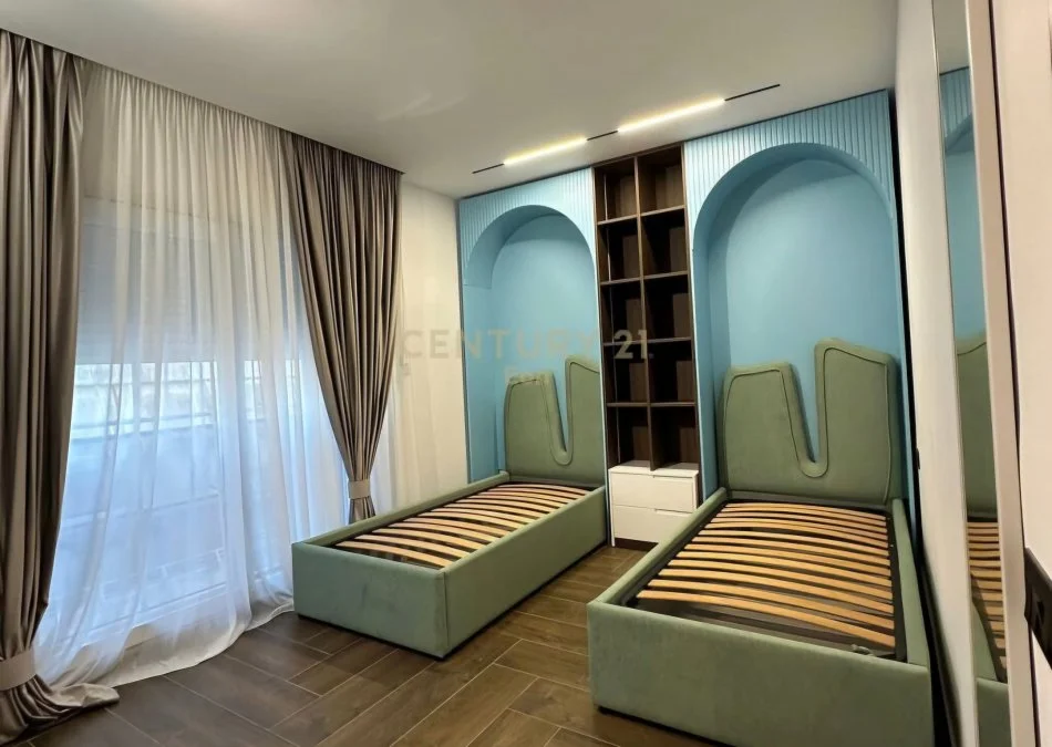 Durres, shitet apartament 2+1 Kati 5, 105 m² 230.000 € (Rruga e re e Portit)