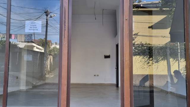 Tirane, jepet me qera ambjent biznesi Kati 0, 42 m² 250 Euro