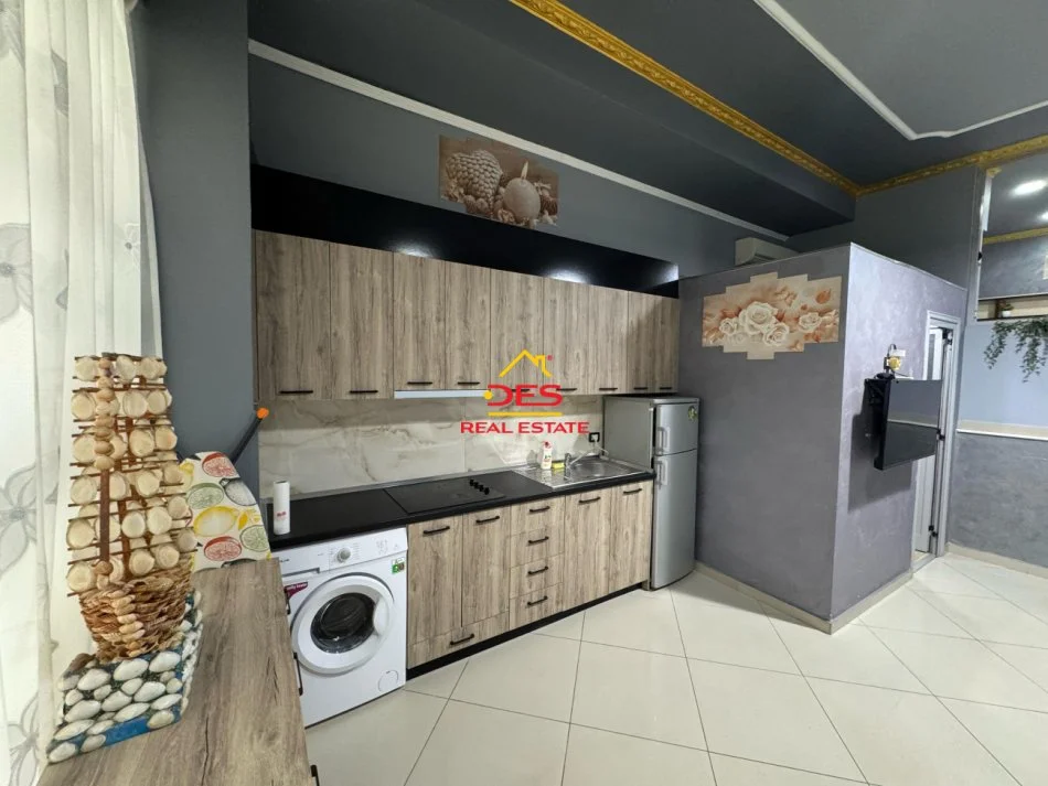 Vlore, shitet apartament 2+1+Ballkon Kati 0, 55 m² 120.000 € (Rruga Murat Tërbaçi)