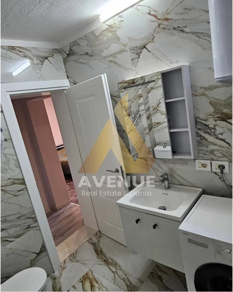 Tirane, jepet me qera apartament 1+1+Ballkon Kati 4, 60 m² 500 € (Rruga Mihal Grameno)