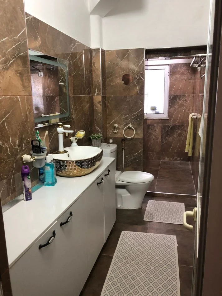 jepet me qera apartament 2+1 Kati 2, 83 m² 650 € (rruga irfan tomini)