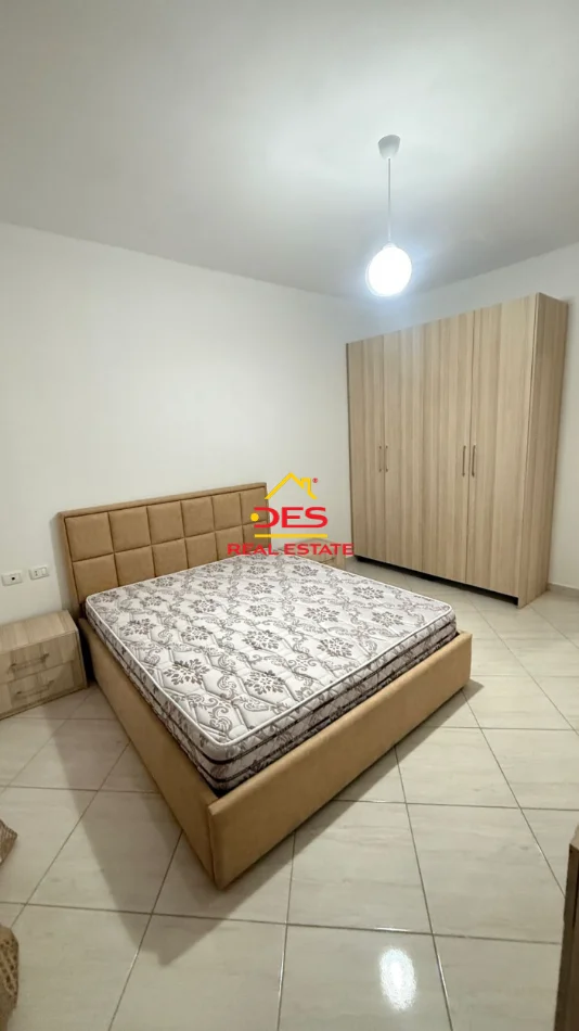Vlore, jepet me qera apartament 1+1+Ballkon Kati 11, 70 m² 400 € (Rruga Shaban Demiraj)