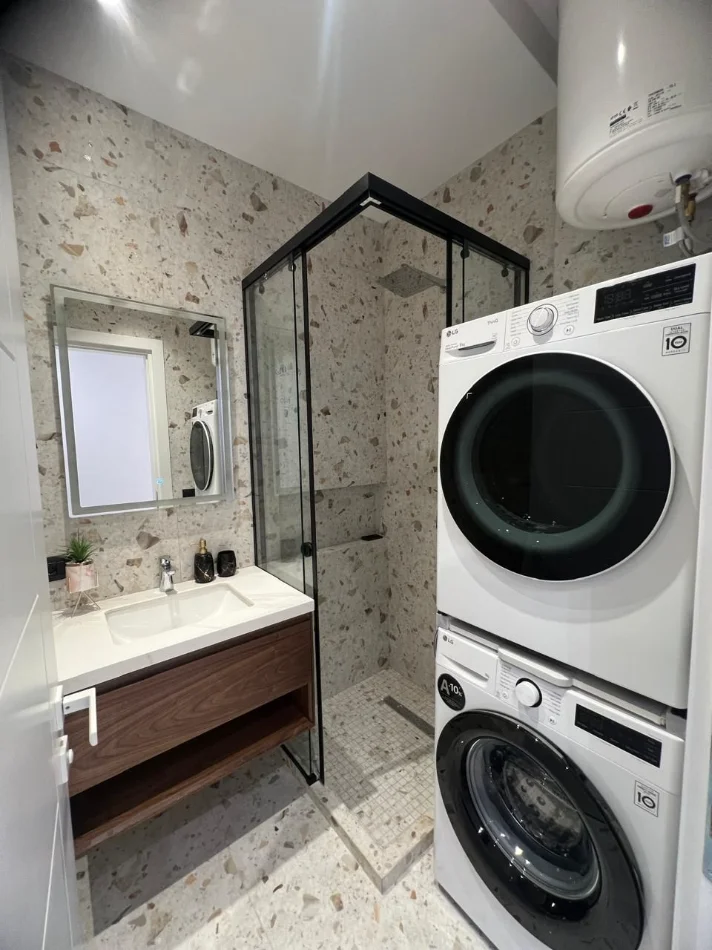 Tirane, jepet me qera apartament 2+1 Kati 1, 87 m² 1.000 € (xhanfize keko)