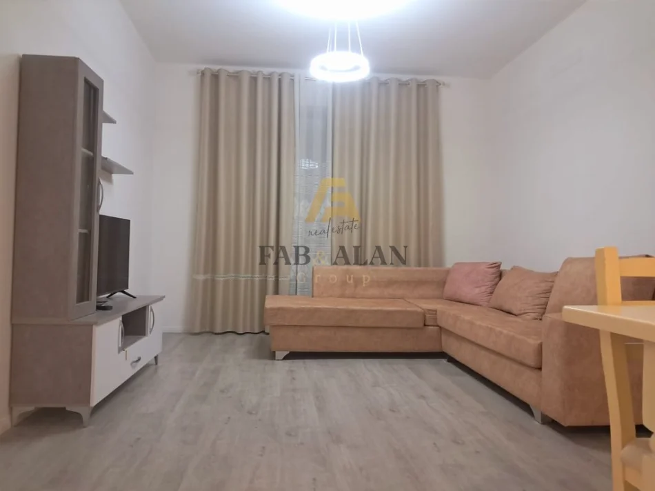 Tirane, jepet me qera apartament 2+1+Aneks+Ballkon Kati 3, 600 € 