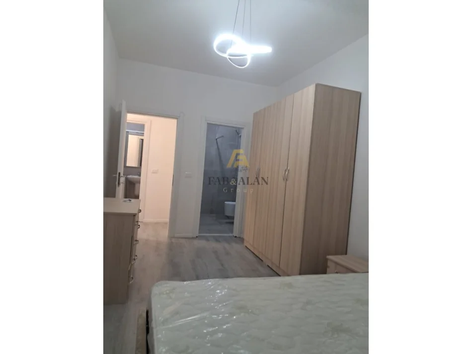 Tirane, jepet me qera apartament 2+1+Aneks+Ballkon Kati 3, 600 € 