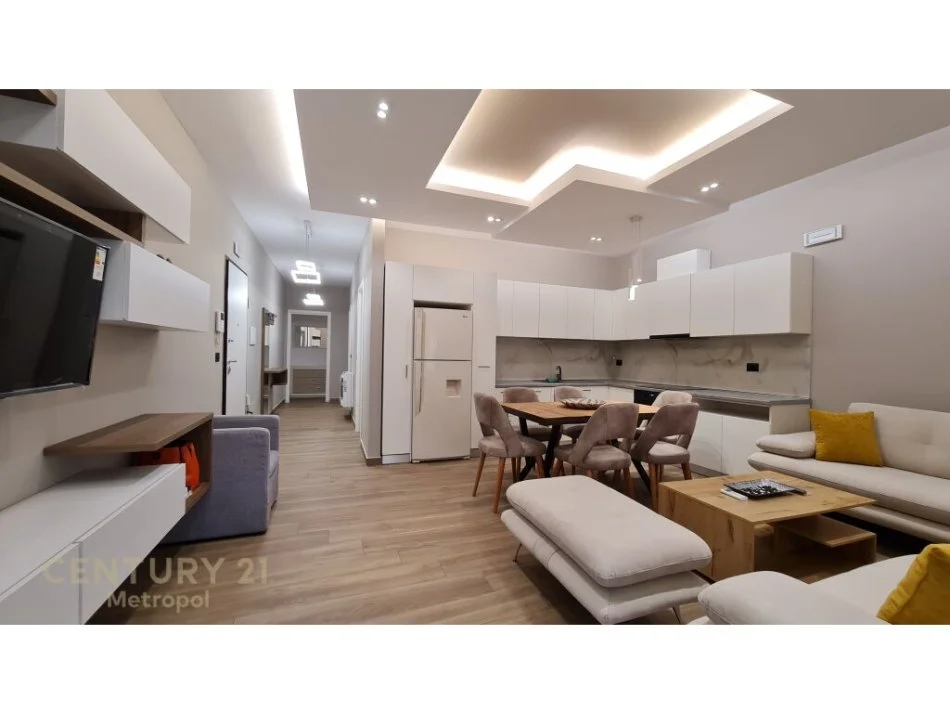 Tirane, jepet me qera apartament 2+1 Kati 1, 115 m² 1.700 € 