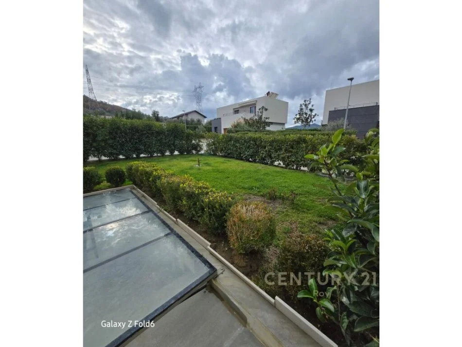 Tirane, shes Vile 3+1 Kati 2, 767 m² 1.100.000 € 