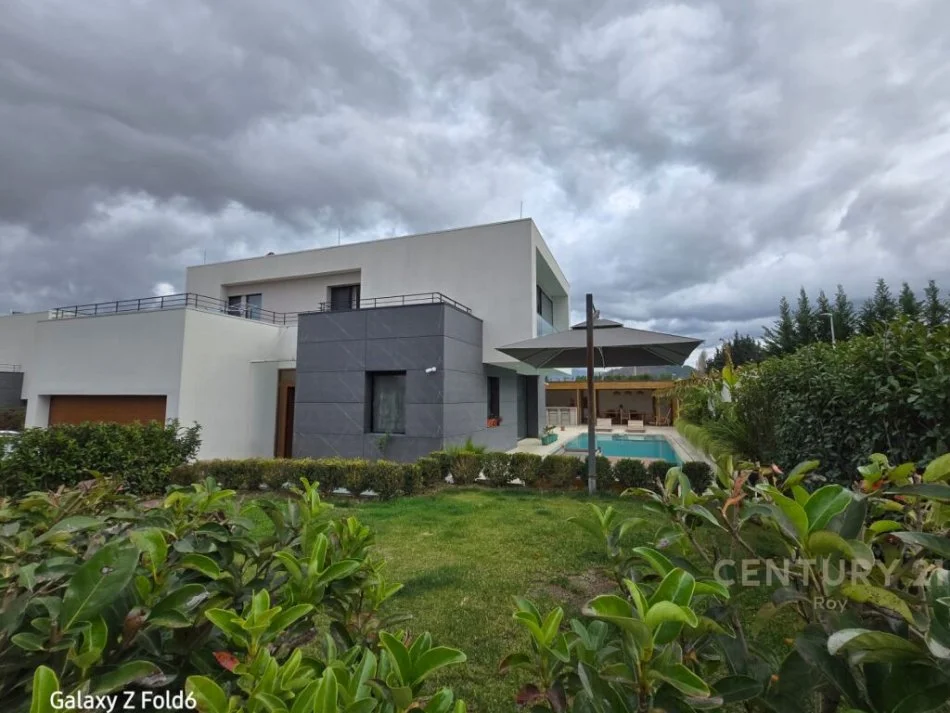 Tirane, shes Vile 3+1 Kati 2, 767 m² 1.100.000 € 