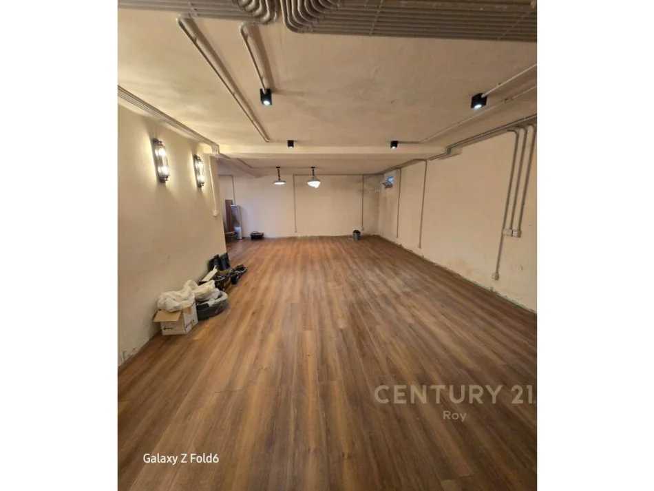 Tirane, shes Vile 3+1 Kati 2, 767 m² 1.100.000 € 