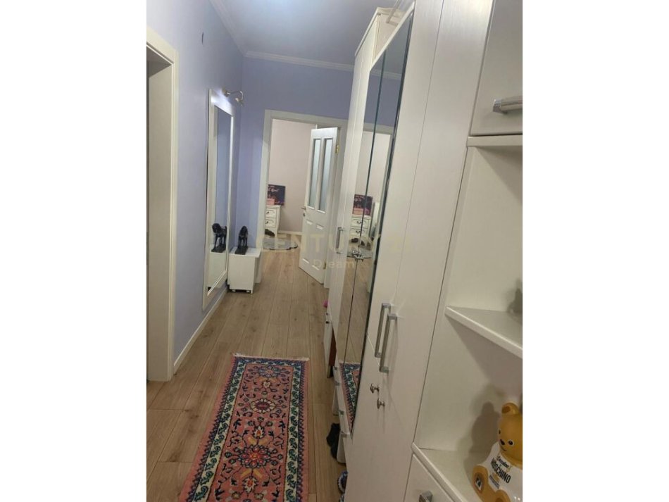 Tirane, jepet me qera apartament 2+1 Kati 2, 92 m² 750 € (Myslym Shyri)